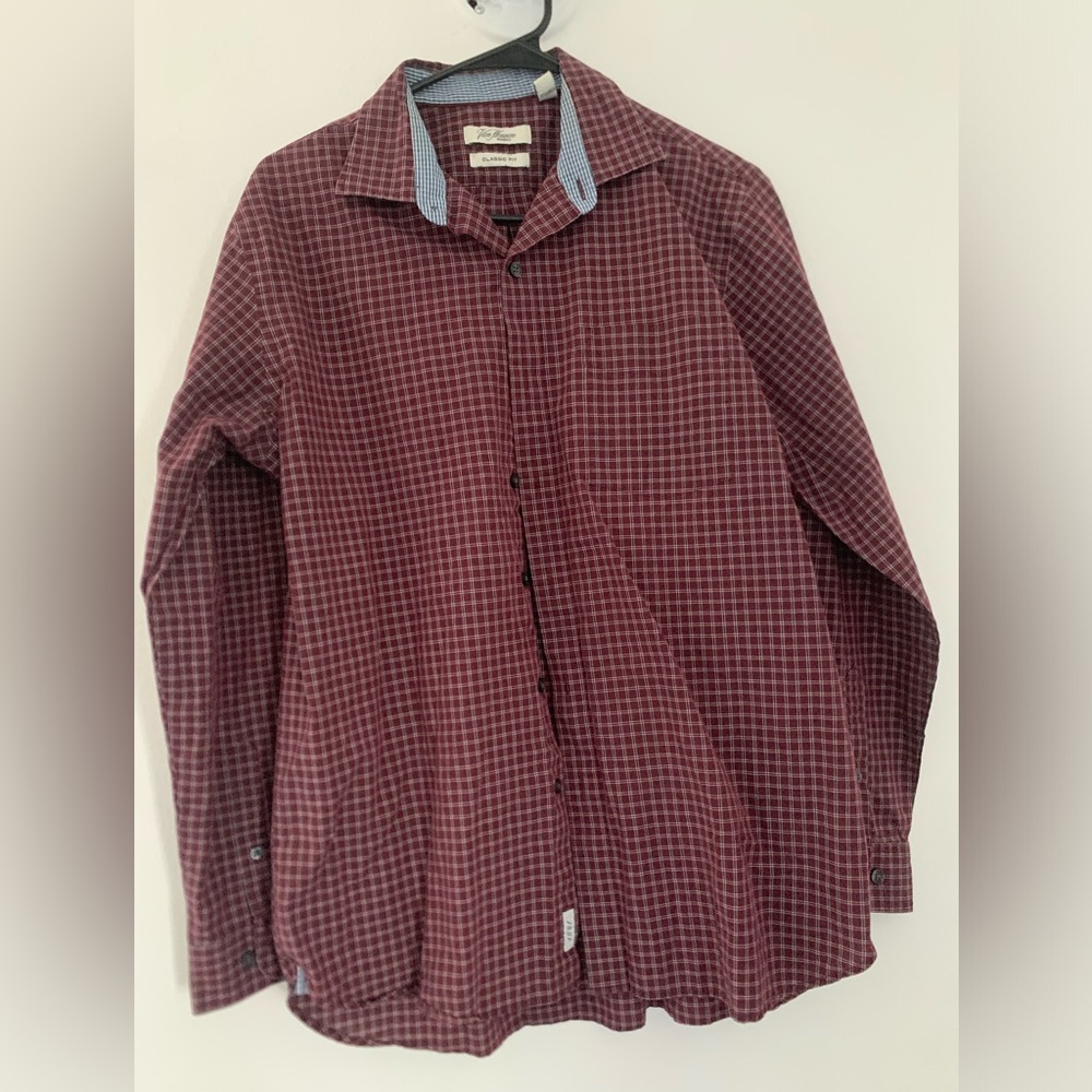 Men's Van Heusen Burgundy Button Up Shirt